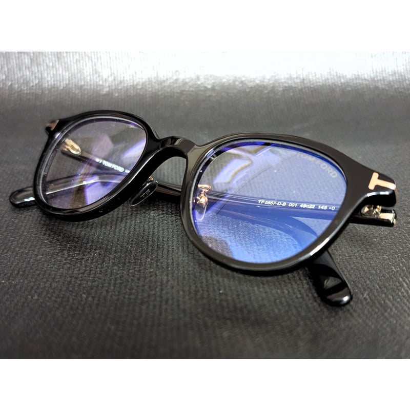 日本限定「TOMFORD」細身だから「T」が際立つ上品モデル、伊達メガネ