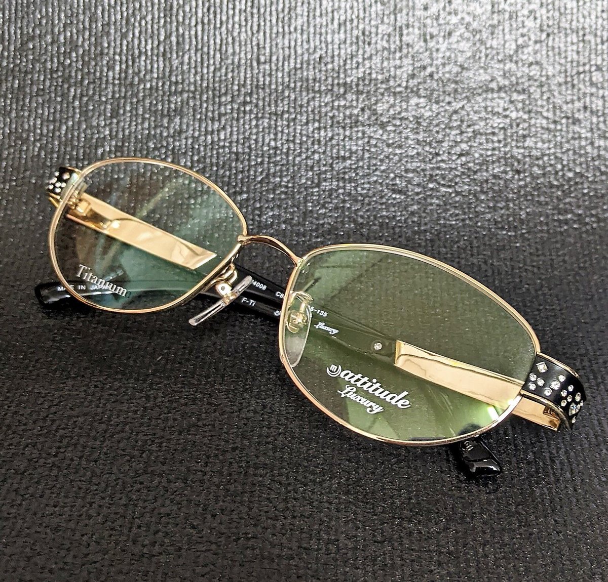 ✨新品極美品❣✨超セレブゴージャス〜金具にスワロフスキー❣✨お上品パールパール✨ ゴージャス attitude luxury ハレの日のスワロフスキー | ビッグ