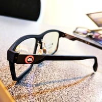 CANADA GOOSEのDNAを、その眼差しに。アイウェアコレクション | GC25101/黒/ブラウン