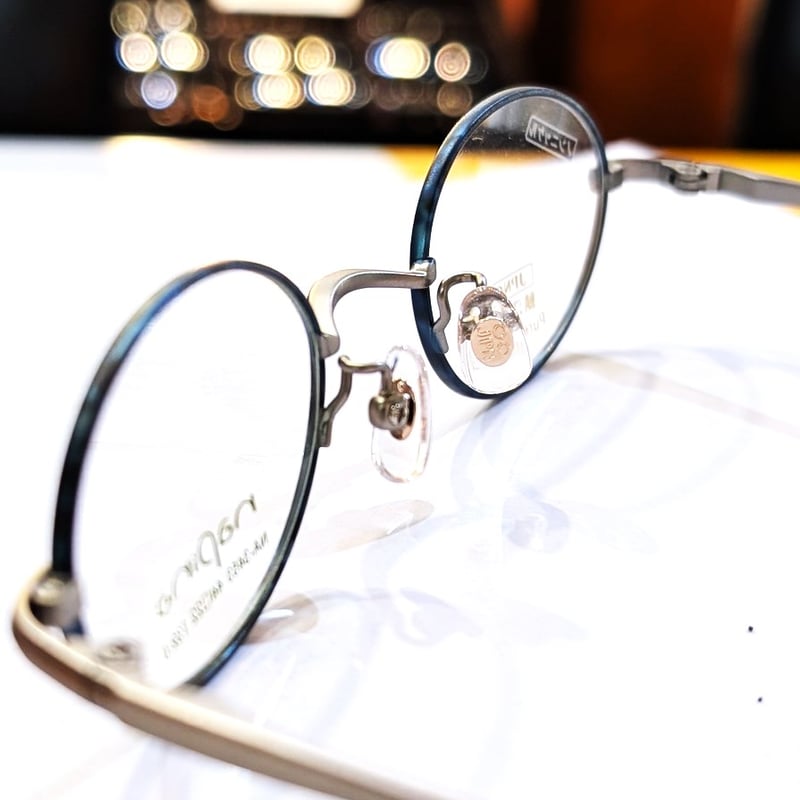 鯖江/小さいメガネ/剥げない七宝柄/上品な大人メガネ/napina/純チタン