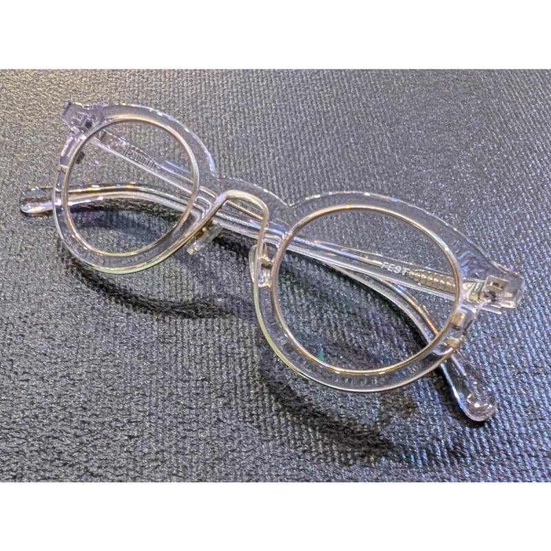 個性派のサングラス、レンズ付き「レゾナンスByメトロノーム