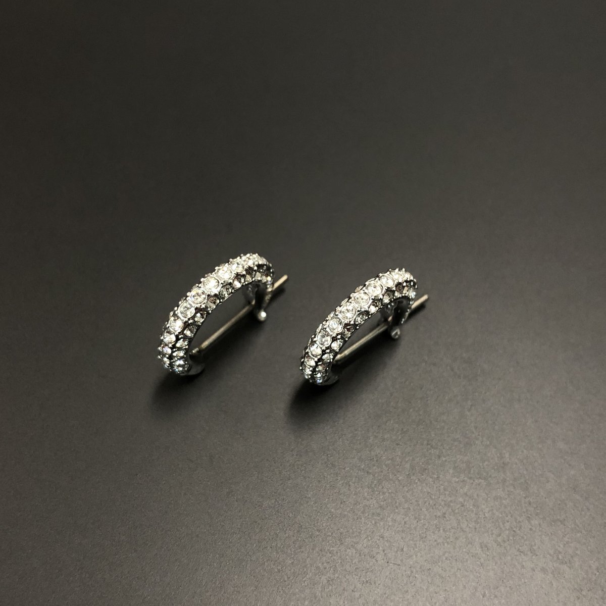 スワロフスキー　Swarovski Stoneフープピアス 新品未使用】SWAROVSKIスワロフスキーStone フープピアス - メルカリ