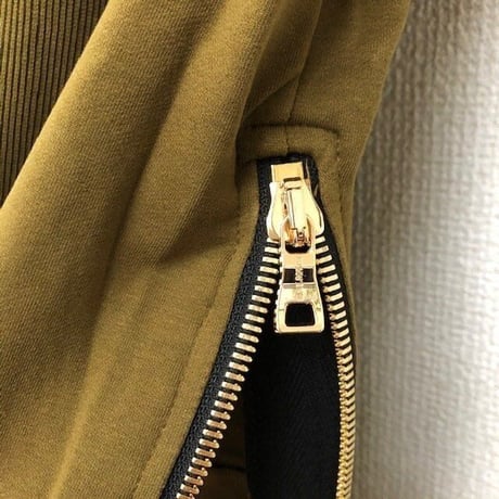 バルマン BALMAIN PARIS 336 トレーナー スウェット 長袖 オリーブ トップス メンズ