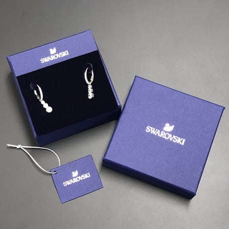 【送料がお得】 SWAROVSKI スワロフスキー Attract Trilogy ピアス 5416155【完売】