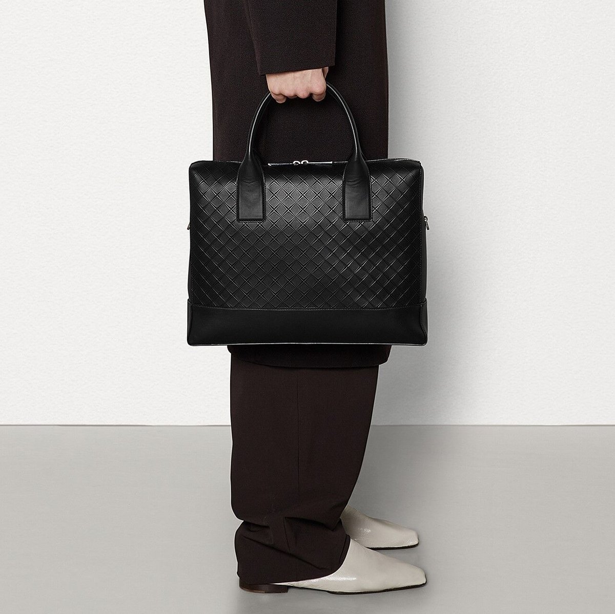 BOTTEGAVENETA ボッテガ・ヴェネタ ブリーフケース ボッテガヴェネタ 2WAY エンボス ブリーフケース 618609【完売
