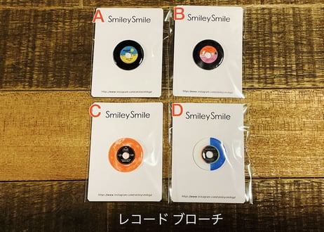 レコード ブローチ