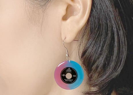 レコード ピアス
