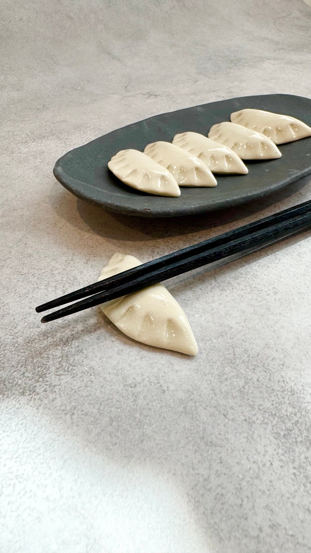 餃子のはしおき | 餃子屋 はまだ