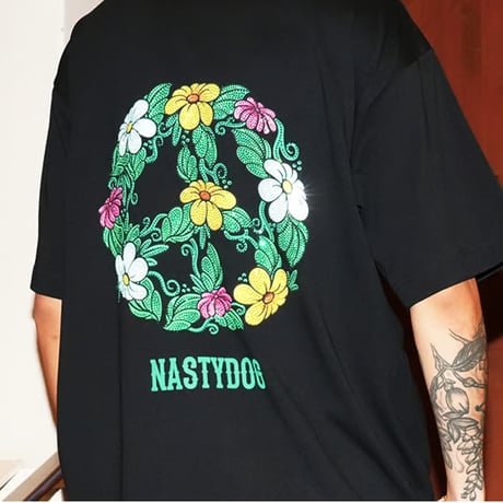 PeaceWreath Tee (Black/White)