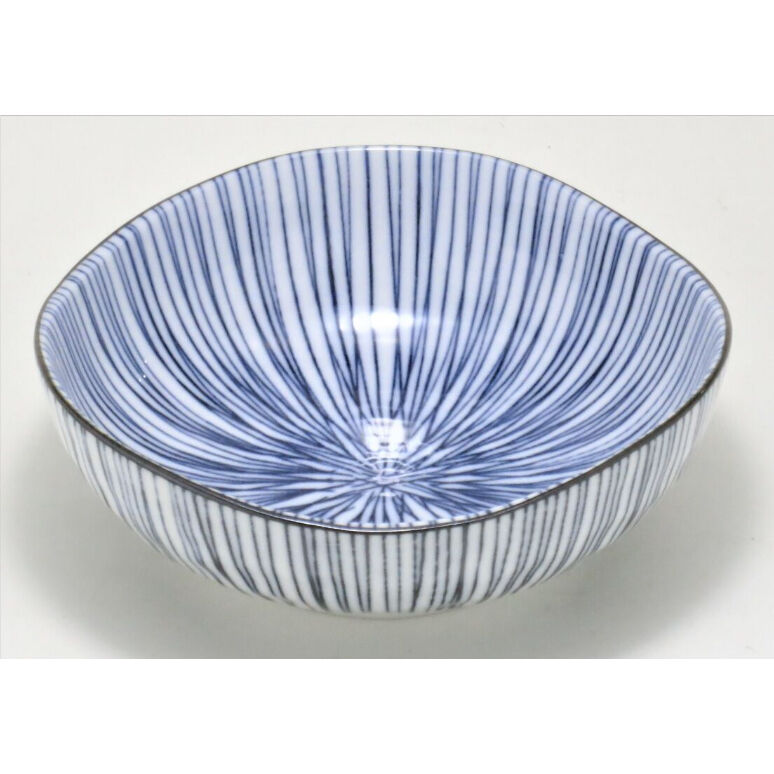 細十草 4.5寸(13.5cm)三角小鉢 (磁器) (美濃焼) | ヤマニシ西尾陶器