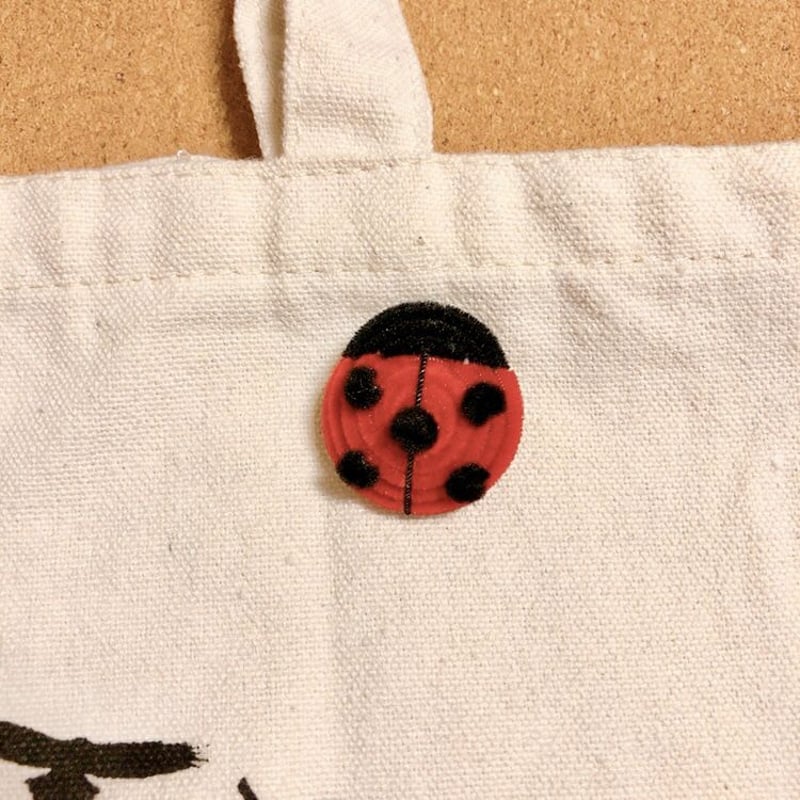 てんとう虫のブローチ | モールshop YABU
