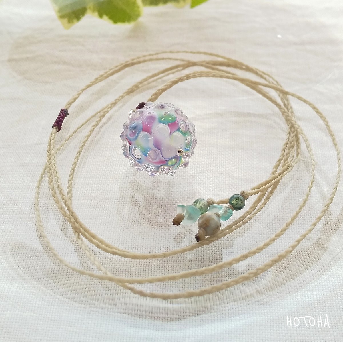 【一点もの】ガラスのお花ペンダント 金平糖ガラスのペンダント『雨に咲く花』 | 帆と葉 HOTOHA