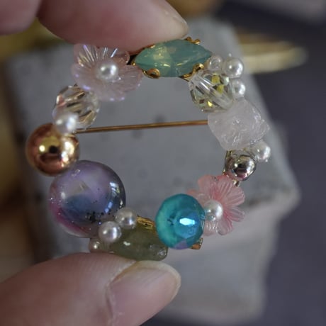 星屑のブローチ 光の春