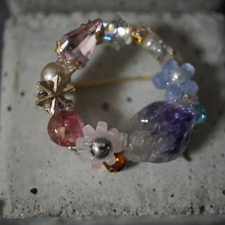 星屑ブローチ　紫幻想の金色小枝