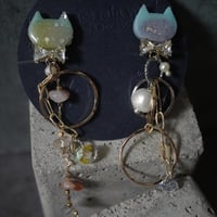 キラキラ水色猫さんのイヤリングピアス