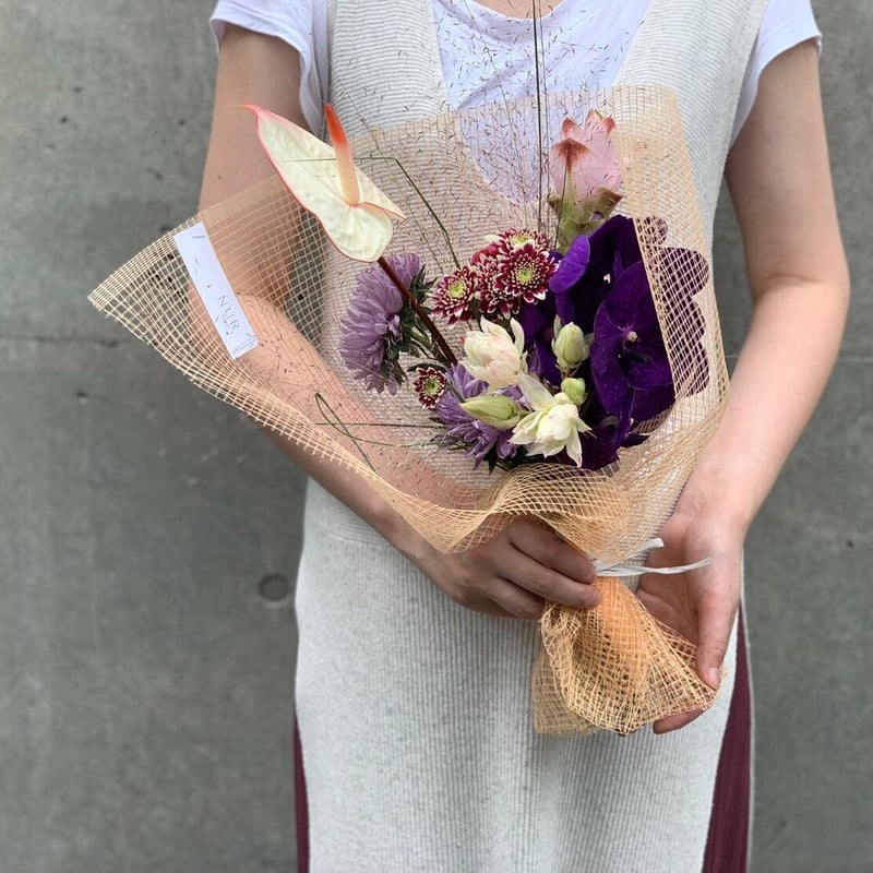 Seasonal Bouquet S | NUR flower STORE