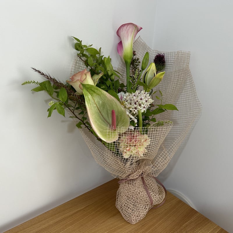 Seasonal Bouquet S | NUR flower STORE