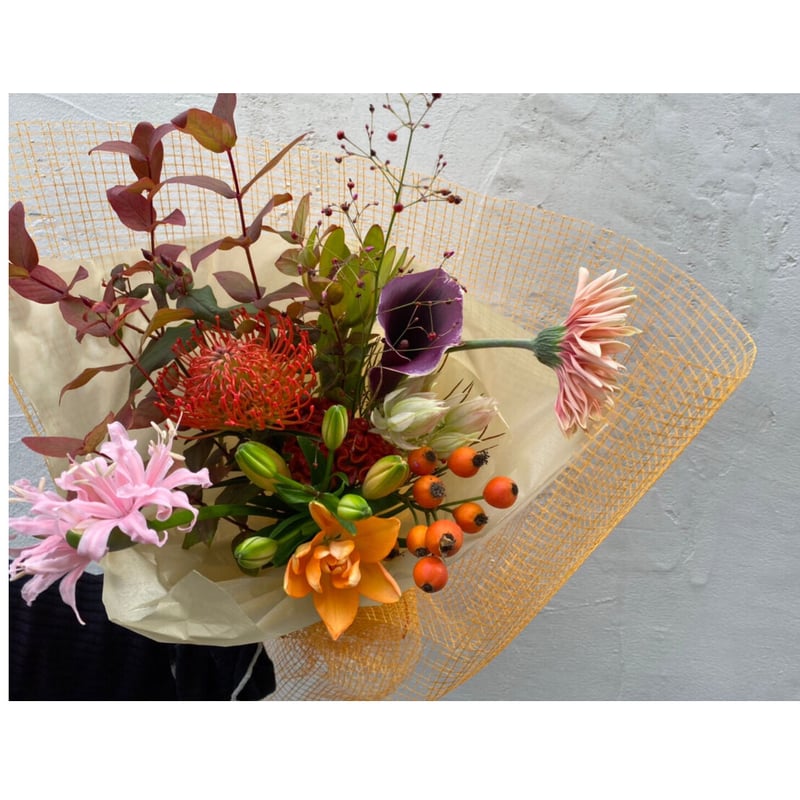 Seasonal Bouquet S | NUR flower STORE