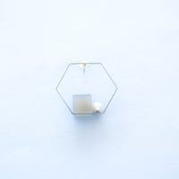 ピアス（片耳）グレイ　titanium pierce TI-P4