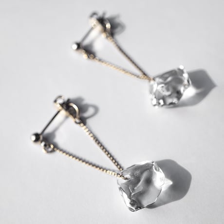 ピアス　ダイヤモンドカレット