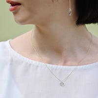 イイダ傘店　ネックレス　アジサイ（グレー）
