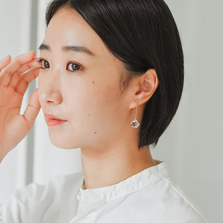ピアス　ダイヤモンドカレット