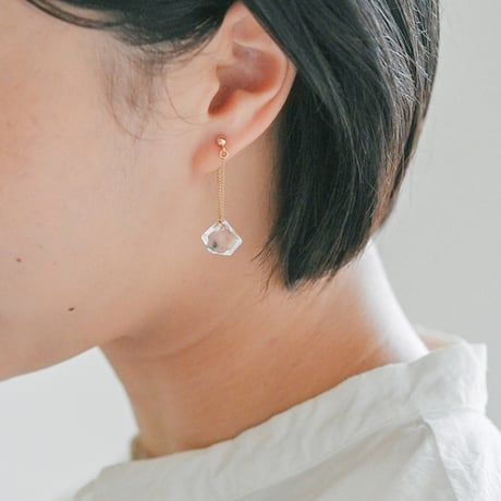 ピアス　ダイヤモンドカレット