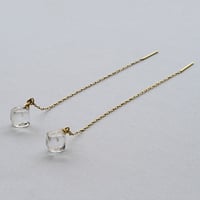 ピアス　メルティーキューブ