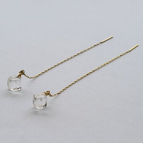 ピアス　メルティーキューブ