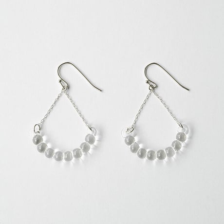 ピアス　アール （シルバーカラー）