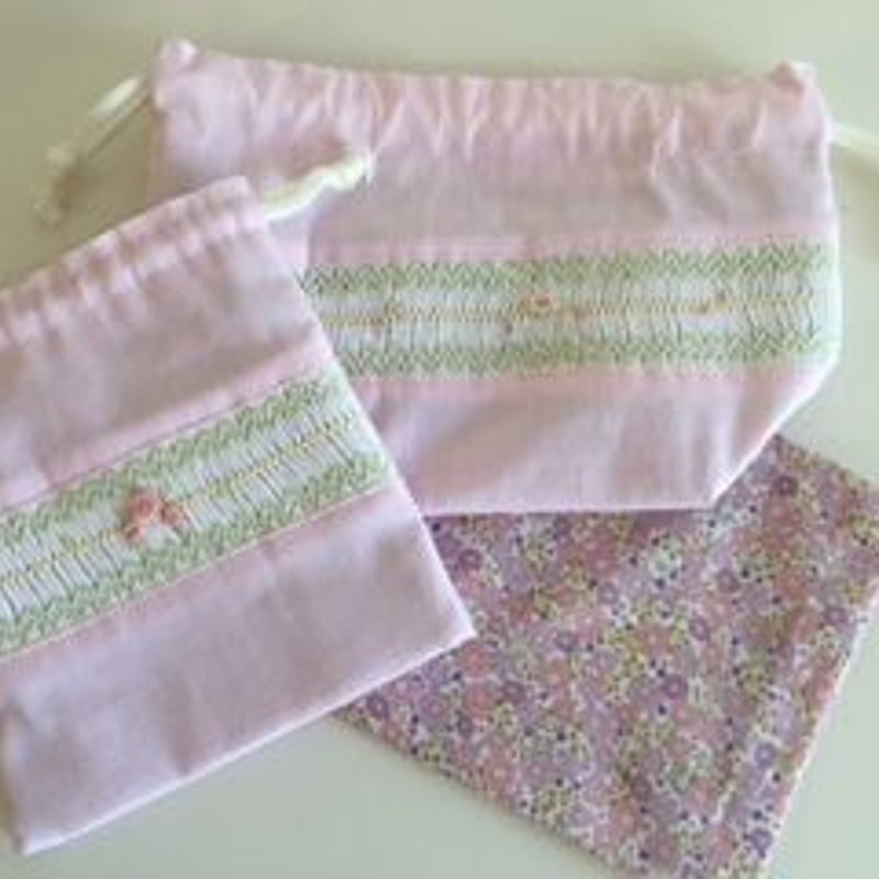 スモッキング刺繍 オーダー品 お弁当袋+コップ袋+ランチョン スモッキング刺繍 オーダー品 お弁当袋+コップ袋+ランチョン