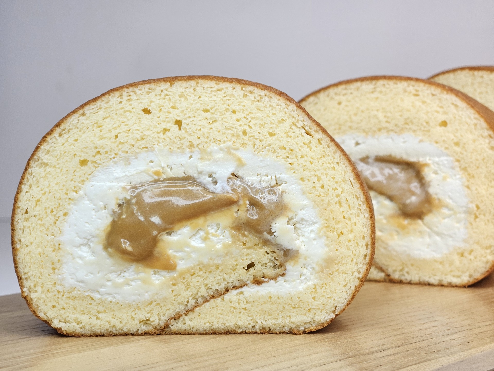 生キャラメルロールケーキ