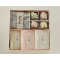角箱詰合せ：京らくほく×4個、しぼり豆丹波黒大寿 130ｇ×1袋、花ごころ×9枚