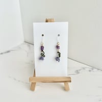 卒3-2　小さな紫の花のピアス