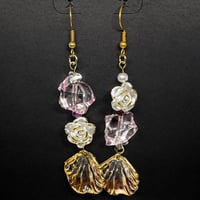 卒6-12　薔薇と花弁のピアス