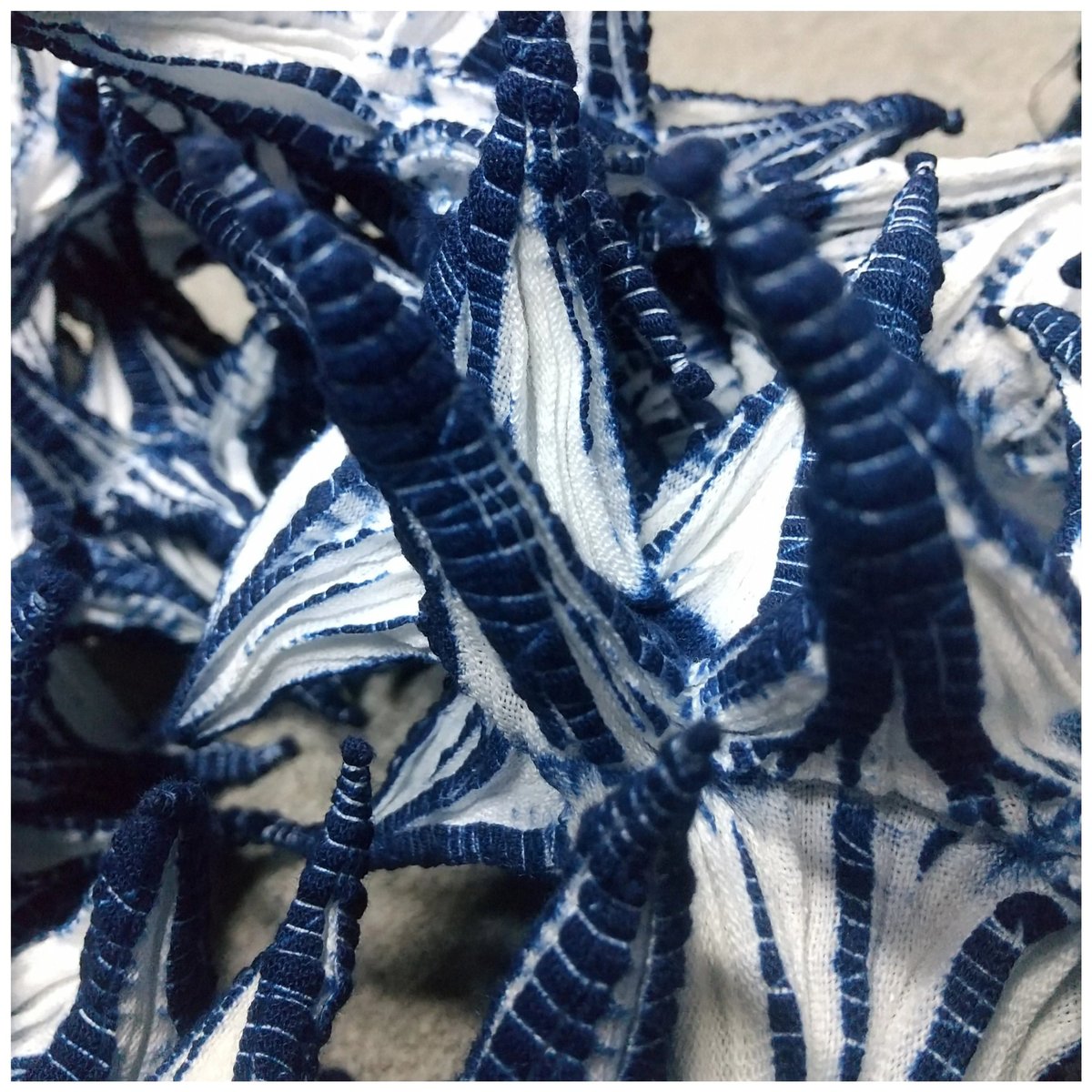 有松絞り手ぬぐい】手蜘蛛絞り | （株）竹田嘉兵衛商店 笹加ONLINE STORE