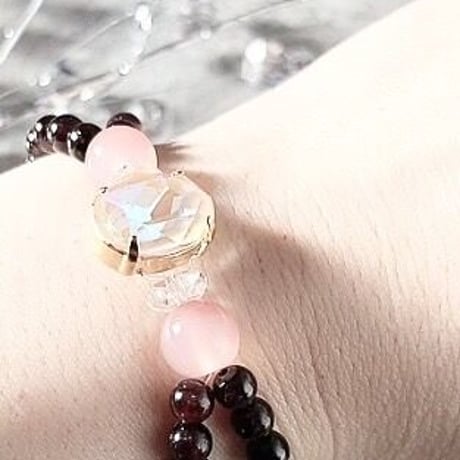 【完全受注生産】サイレント・冬の恋愛時代を春に確変！！至極のガーネットブレス♪