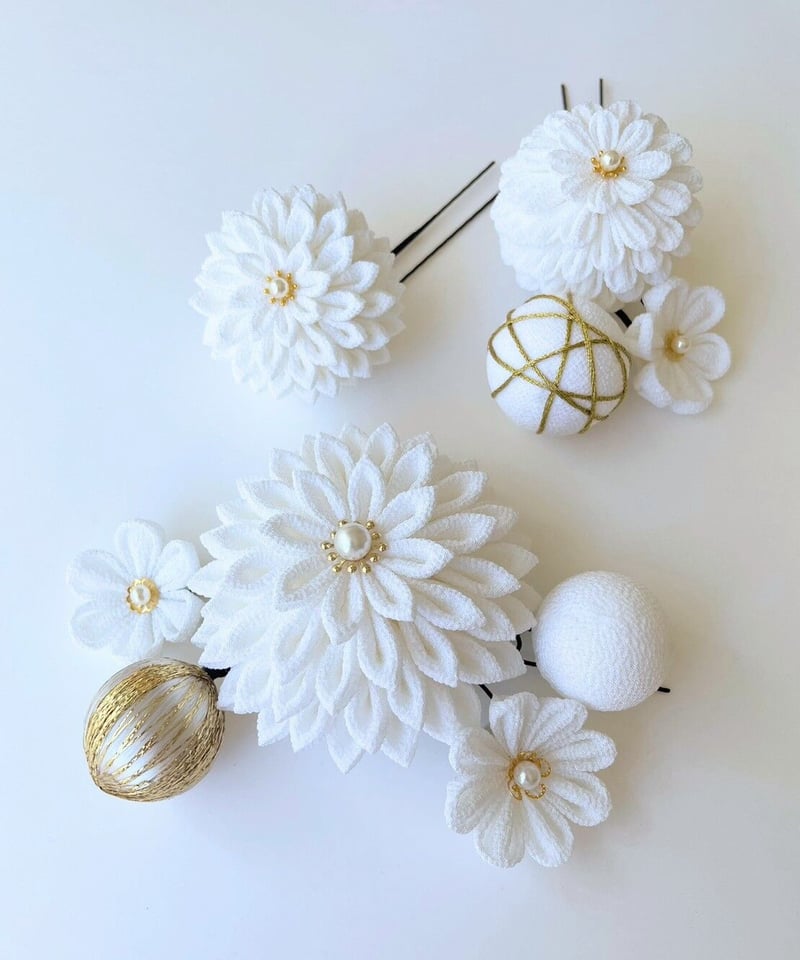 成人式・和装婚髪飾り｜つまみ細工 ダリア&薬玉＜白＞｜華やかな