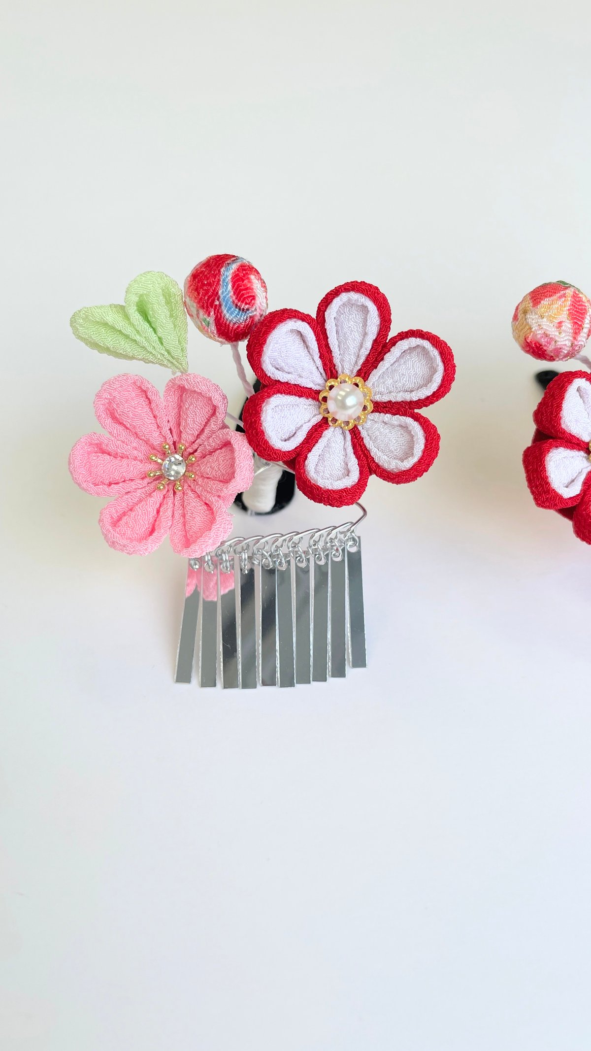 七五三 髪飾り 3歳用｜つまみ細工 姫苺‐ひめいちご‐＜赤