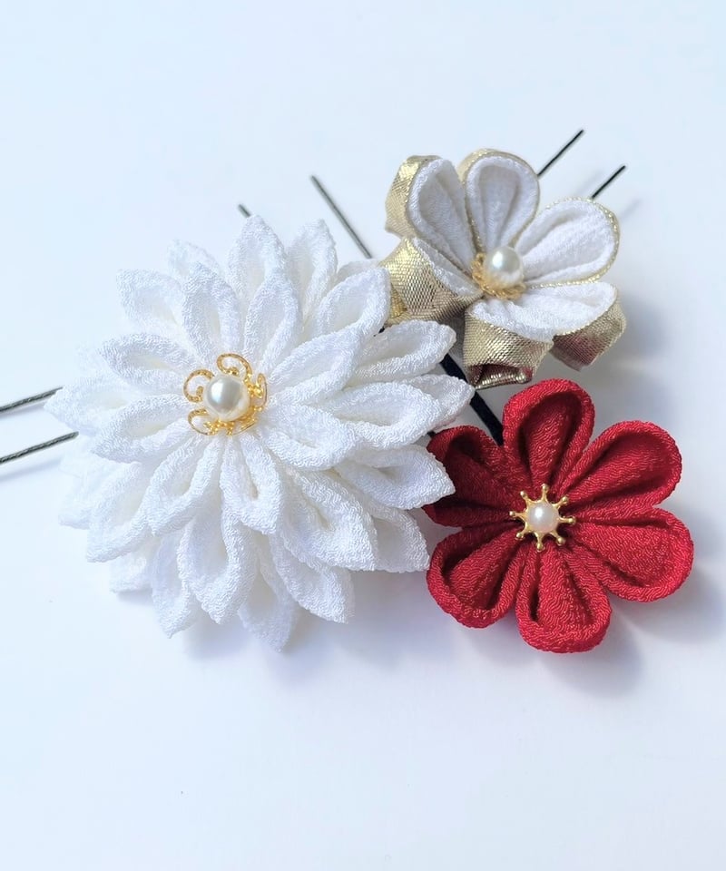 つまみ細工　髪飾り　白　赤(エンジっぽい) ゴールド つまみ細工 髪飾り 白 赤(エンジっぽい) ゴールド