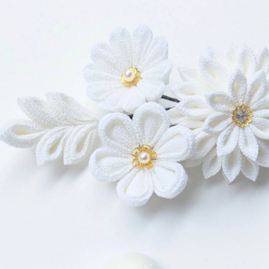 売約済み！再販不可！【ハンドメイド】幻想華～白姫の髪飾り～ 売約済み！再販不可！【ハンドメイド】幻想華～白姫の髪飾り