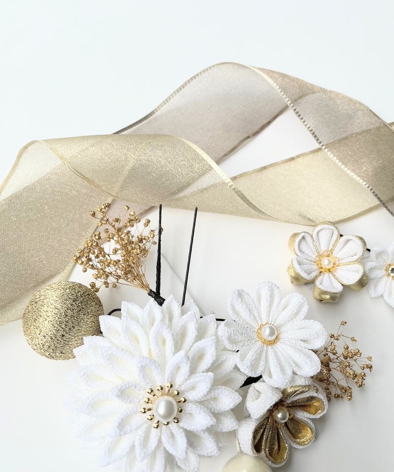 卒業式・入学式 髪飾り｜つまみ細工 凛-りん-＜ホワイト＆ゴールド