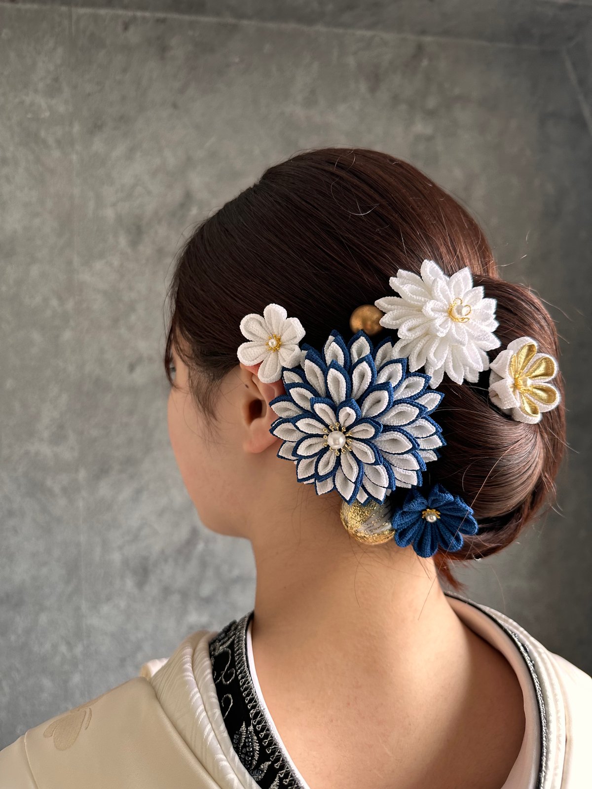 卒業式 入学式 髪飾り ｜つまみ細工 藍-あおい-＜ゴールドver＞｜濃紺