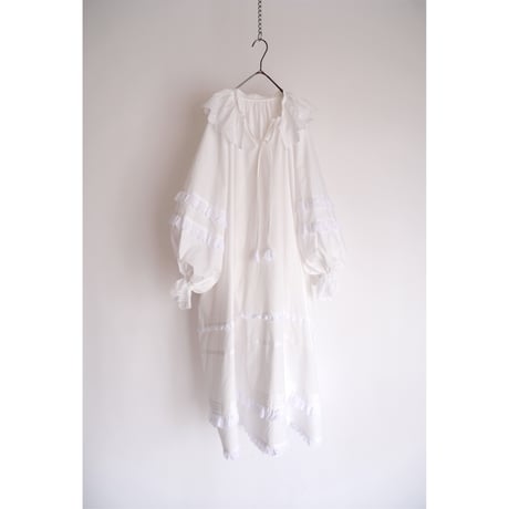 chantilly dress / white