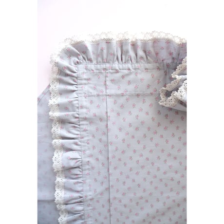 pillows / blue