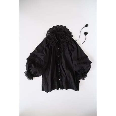 chantilly / black