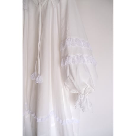 chantilly dress / white