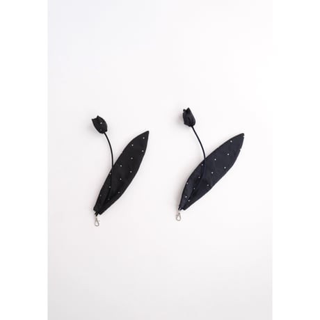 Twinkling / black