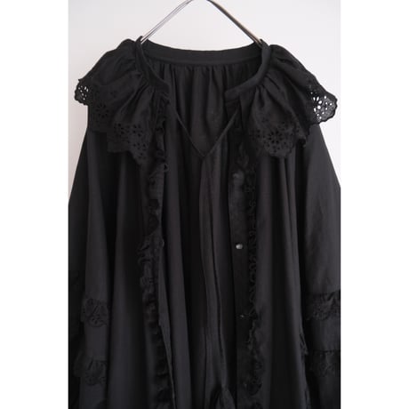 chantilly / black