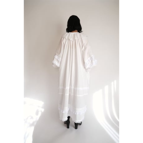 chantilly dress / white